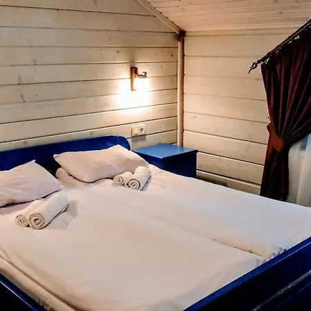 Bober House Деревянный коттедж